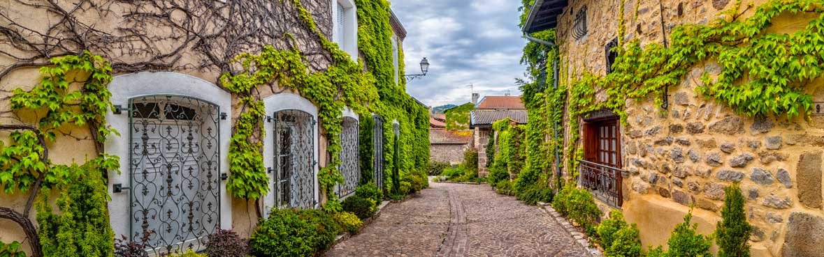 Investissement locatif à Saint-Étienne : guide et stratégies pour 2025